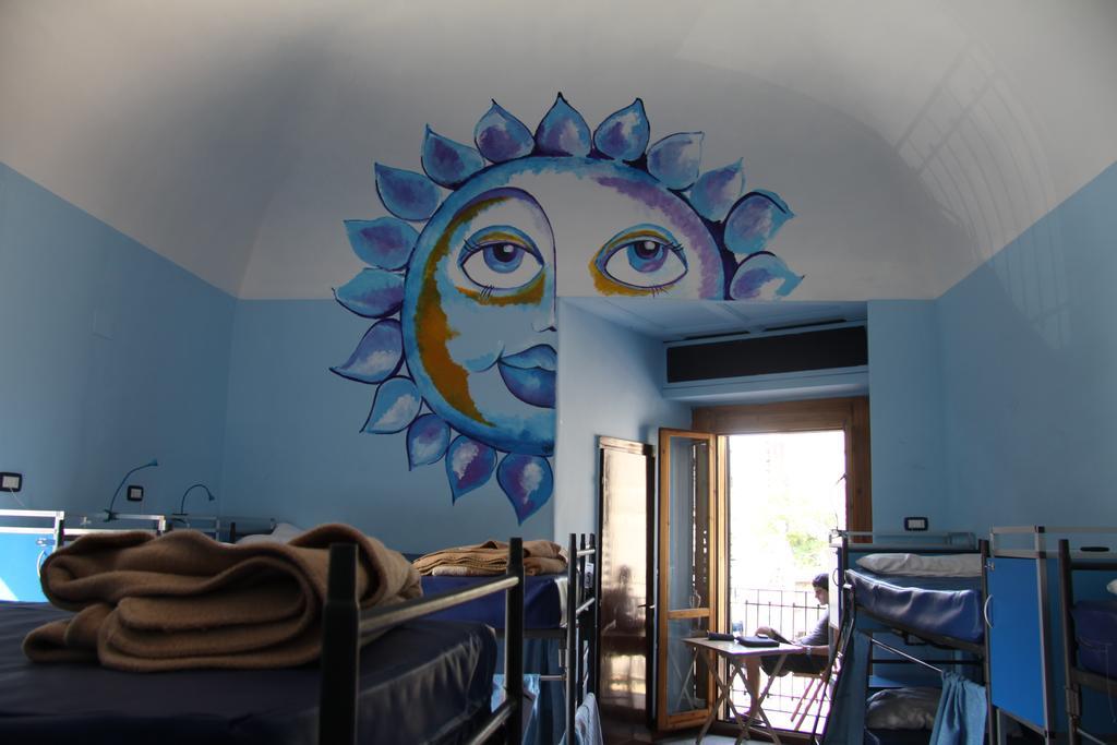 Agora Hostel Catánia Buitenkant foto