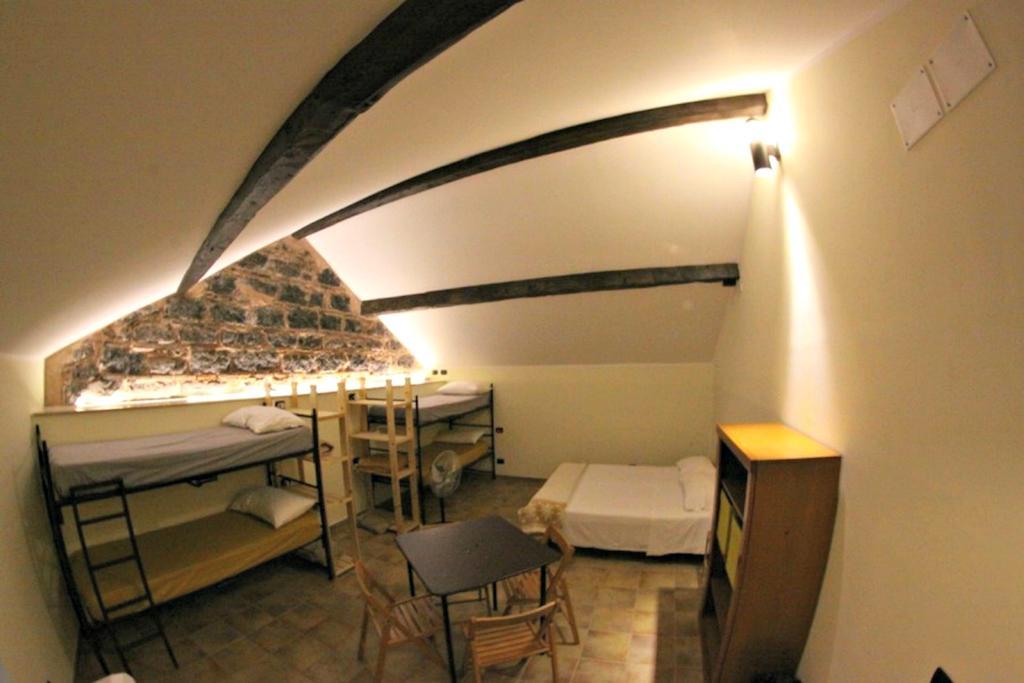 Agora Hostel Catánia Buitenkant foto