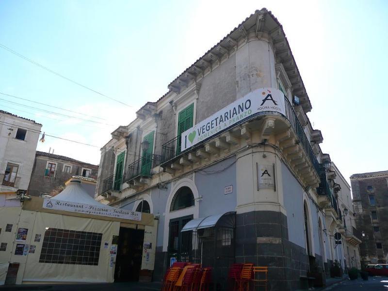 Agora Hostel Catánia Buitenkant foto